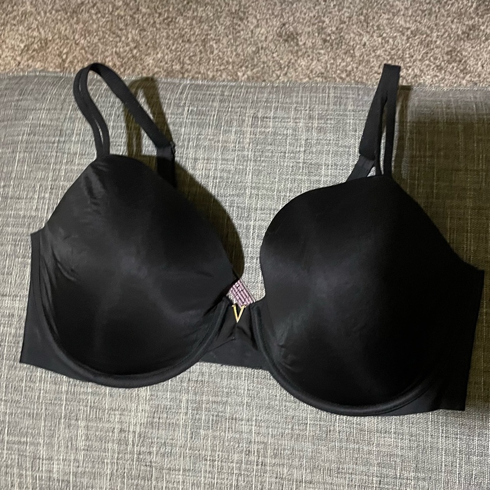 Black Victoria secret bra